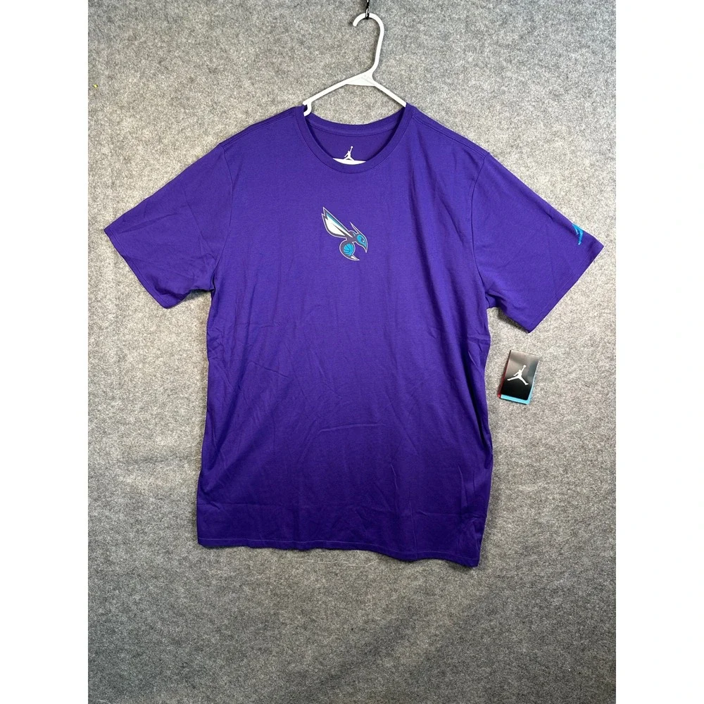 Jordan‎ Charlotte Hornets NBA Purple Graphic T-Shirt Mens XXLT 811409-547 NEW